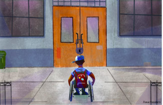 Arkası dönük, mavi kasketli, kırmızı sırt çantalı, tekerlekli sandalyede oturan bir erkek çocuğun, üzerine büyük bir kilit takılmış olan iki kanatlı turuncu okul kapısının önünde durduğu bir çizim.