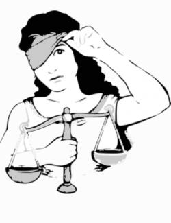 Hukuk ve adaletin sembolü olan gözleri bağlı, elinde terazi tutan siyah uzun saçlı kadının belden yukarısını görüyoruz. Sağ elinde teraziyi tutarken, sol eliyle ise sol gözündeki bağın bir ucunu yukarı kaldırarak açıyor.